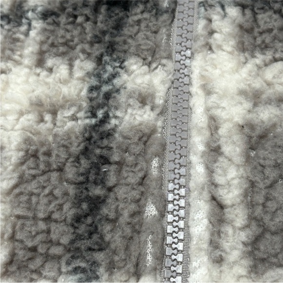 Koolaburra by UGG Women's Top Brushed Back Sherpa Hoodie plaid Size Medium - Picture 4 of 10